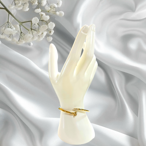 beautiful nail in 10k gold 18”