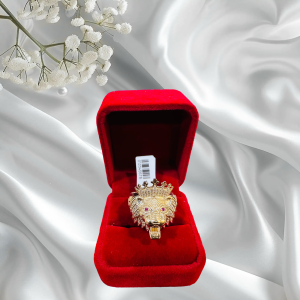 Hermoso Anillo de Leon