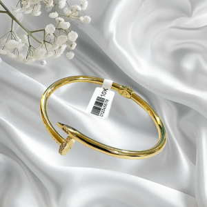 ✨ Pulsera elegante con acabado de brillo único, diseñada para resaltar tu estilo en cada ocasión.